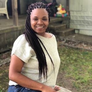 Meet your Posher, Ebony